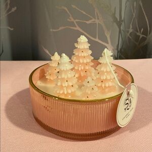 BNWT SINCERELY JULES Viral Pink Christmas Trees Large Candle